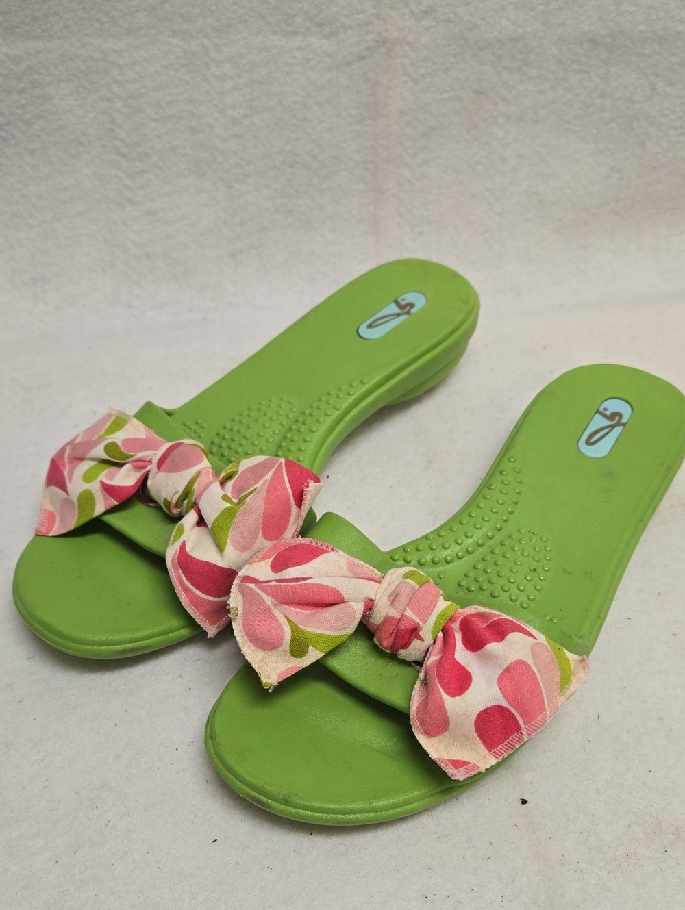 Okab Green Slide Sandals with Pink Patterned Bow Medium